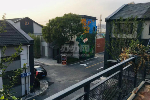 大门入口